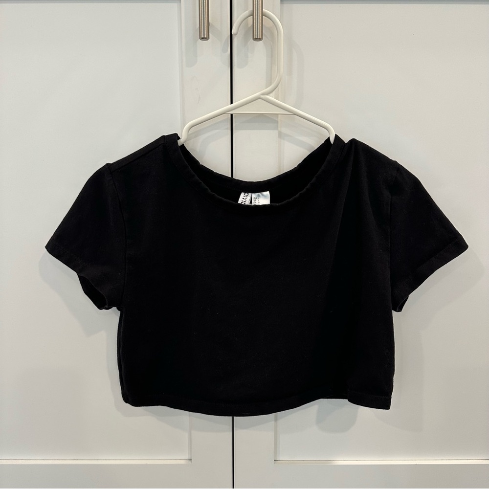 H&M Divided Black Tee
